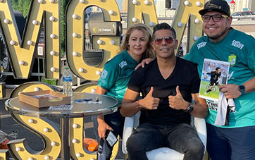 Oswaldo Sánchez sonriendo en partido